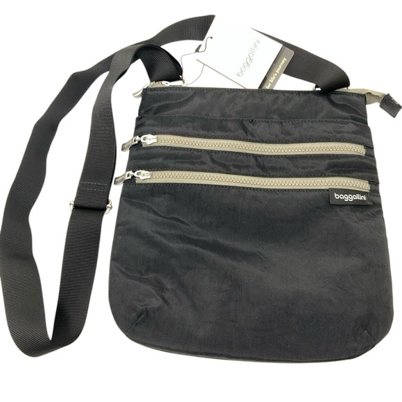 Baggallini Handbags - Baggallini Comrade 3 Zip Black Crossbody Bag NEW